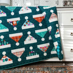 MODA Kris Kringle Quilt By Pen + Paper Patterns -Alibabette shop IMG 3180 5 01 800x 75c5fba0 9cde 4837 96a3 b2b0ae66725b